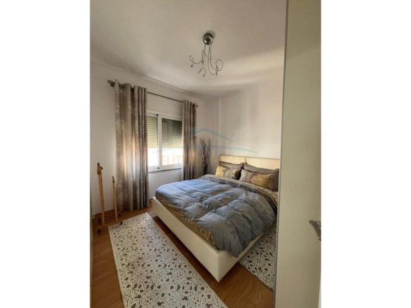 Durres, jepet me qera apartament 1+1+Ballkon Kati 8, 39 m² 450 € 