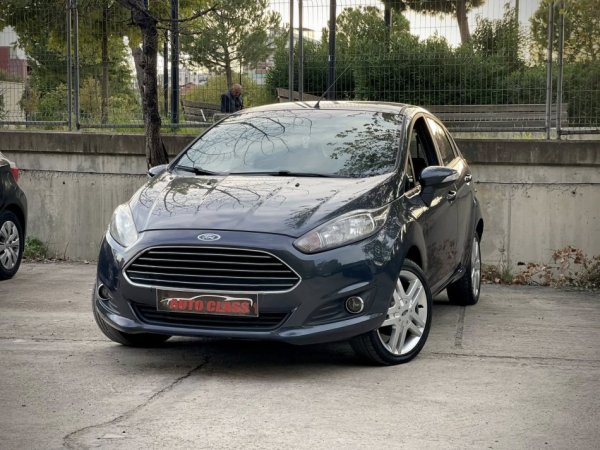 Tirane, shes makine FORD FIESTA TITANIUM Benzin+Gaz, gri metalizato manuale Klima 167.000 km 4.790 €