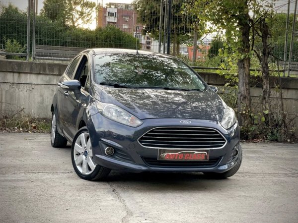 Tirane, shes makine FORD FIESTA TITANIUM Benzin+Gaz, gri metalizato manuale Klima 167.000 km 4.790 €