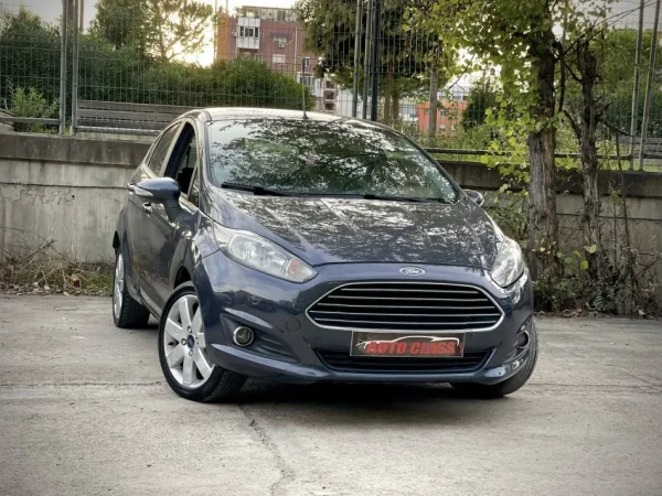 Tirane, shes makine FORD FIESTA TITANIUM Benzin+Gaz, gri metalizato manuale Klima 167.000 km 4.790 €