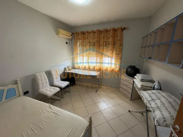 Durres, jepet me qera apartament 1+1+Ballkon Kati 3, 98 m² 350 € (Vollga, Durres.)