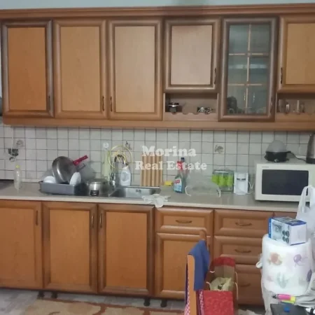 Tirane, jepet me qera apartament 2+1 Kati 1, 120 m² 350 € (Selite)