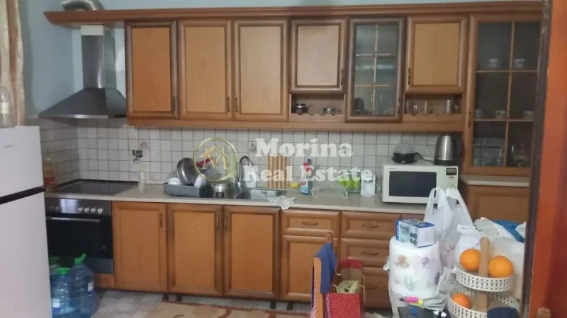 Tirane, jepet me qera apartament 2+1 Kati 1, 120 m² 350 € (Selite)