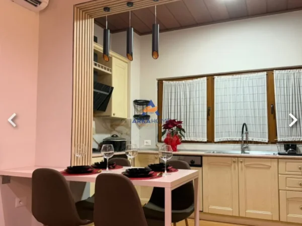 Tirane, jepet me qera apartament 1+1+Ballkon , 60 m² 624 € 