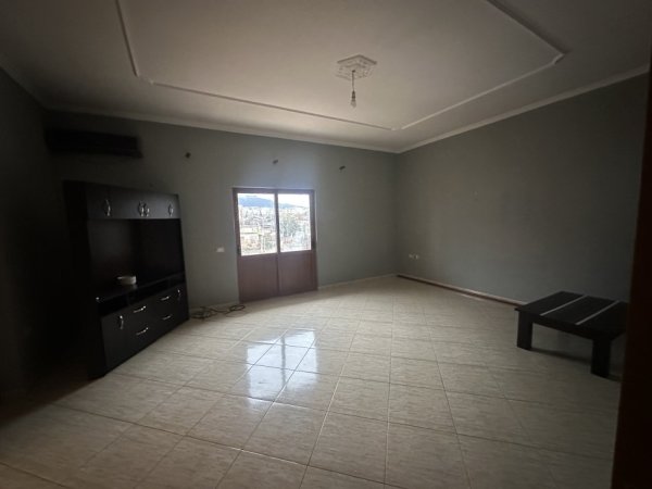 Tirane, jepet me qera apartament 3+1+Aneks+Ballkon Kati 3, 400 € 