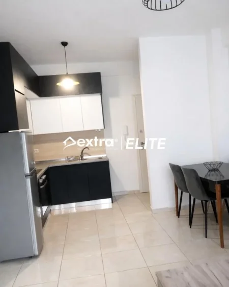 Tirane, jepet me qera apartament duplex 1+1+Ballkon Kati 3, 70 m² 600 € (Shkolla At Zef Pllumi)