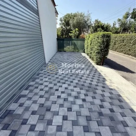 Tirane, jepet me qera ambjent biznesi Kati 0, 120 m² 650 € (Rruga Valbona, Laprake)