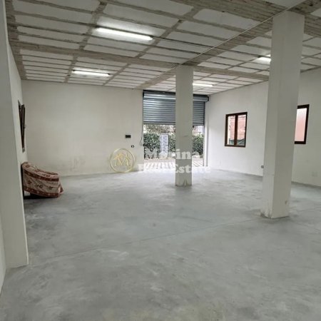 Tirane, jepet me qera ambjent biznesi Kati 0, 120 m² 650 € (Rruga Valbona, Laprake)