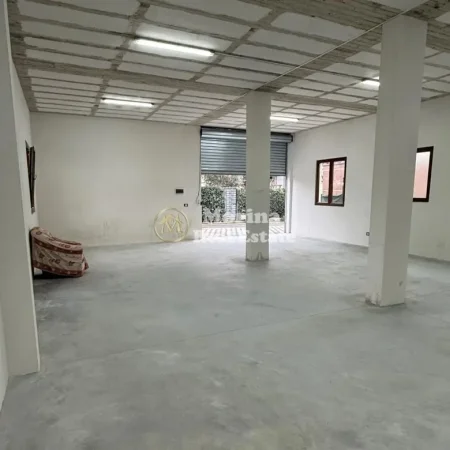 Tirane, jepet me qera ambjent biznesi Kati 0, 120 m² 650 € (Rruga Valbona, Laprake)