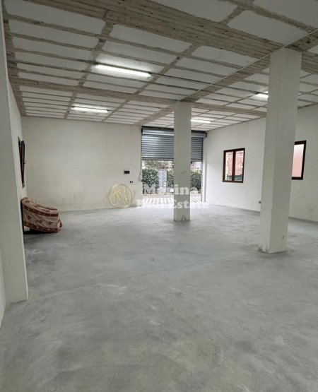 Tirane, jepet me qera ambjent biznesi Kati 0, 120 m² 650 € (Rruga Valbona, Laprake)
