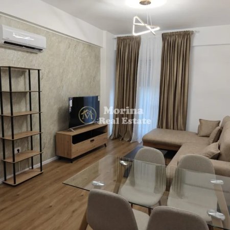 Tirane, jepet me qera apartament 1+1 Kati 1, 65 m² 500 € (Fresku)