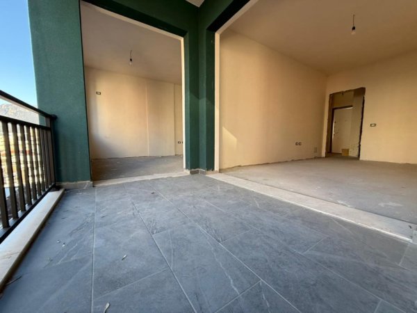 Tirane, shitet apartament 2+1 Kati 4, 124 m² 190.000 € (Oxhaku)