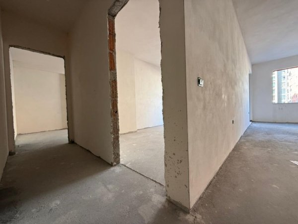 Tirane, shitet apartament 2+1 Kati 4, 124 m² 190.000 € (Oxhaku)