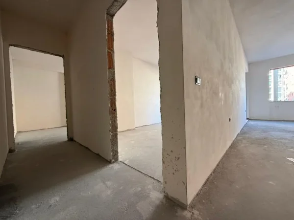 Tirane, shitet apartament 2+1 Kati 4, 124 m² 190.000 € (Oxhaku)