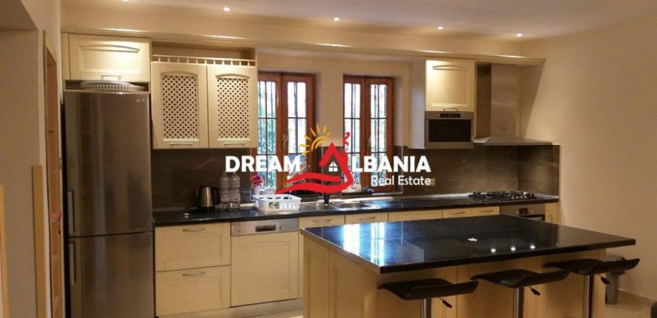 Tirane, shitet Vile 3 Katshe Kati 1, 500 m² 870.000 € (don bosko)