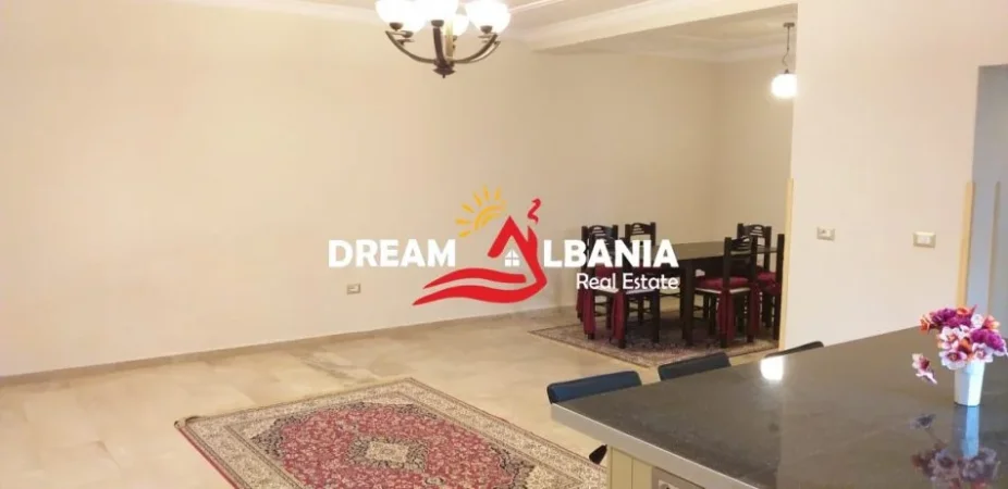 Tirane, shitet Vile 3 Katshe Kati 1, 500 m² 870.000 € (don bosko)