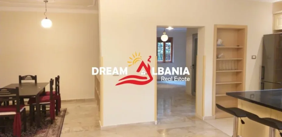 Tirane, shitet Vile 3 Katshe Kati 1, 500 m² 870.000 € (don bosko)