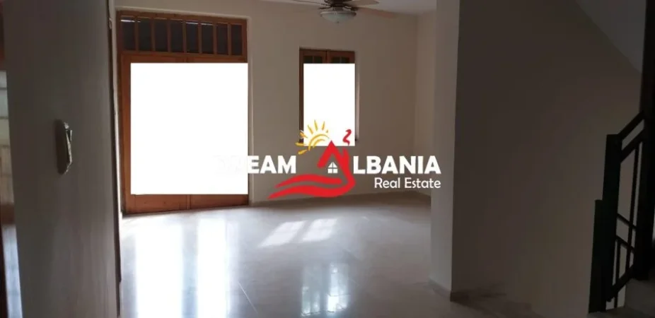 Tirane, shitet Vile 3 Katshe Kati 1, 500 m² 870.000 € (don bosko)