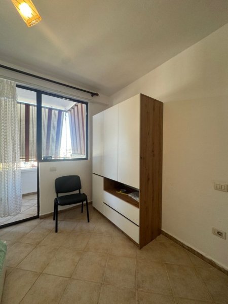 Tirane, jepet me qera apartament 1+1 Kati 8, 70 m² 499 € (ambasada amerikane)