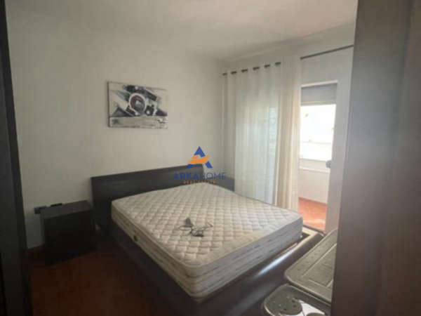Tirane, jepet me qera apartament 1+1 Kati 3, 60 m² 468 € 