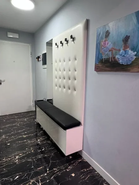 Tirane, jepet me qera apartament 2+1+Ballkon Kati 3, 95 m² 900 € (Juridiku)