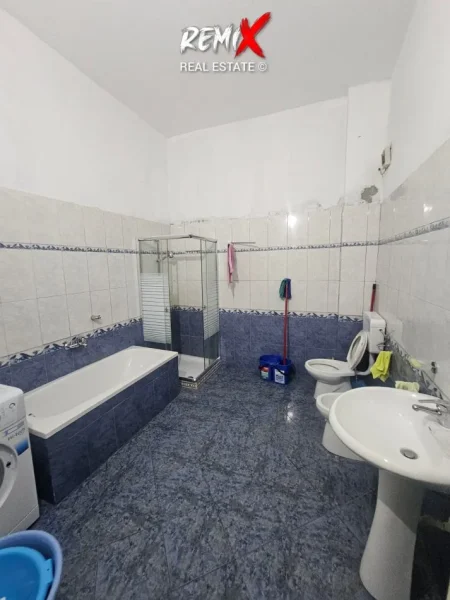 Durres, shitet apartament 3+1+Aneks+Ballkon Kati 1, 148 m² 255.000 € 