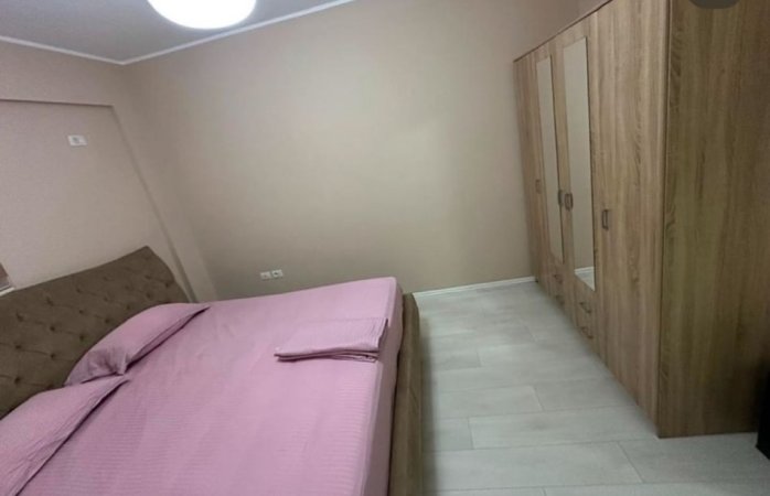 Tirane, jepet me qera apartament 3+1+Ballkon Kati 4, 189 m² 1.400 € (KOMPLEKSI FZ)