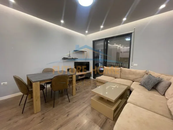 Tirane, shes apartament 2+1 Kati 7, 100 m² 200.000 € (Kinostudio, Tiranë)