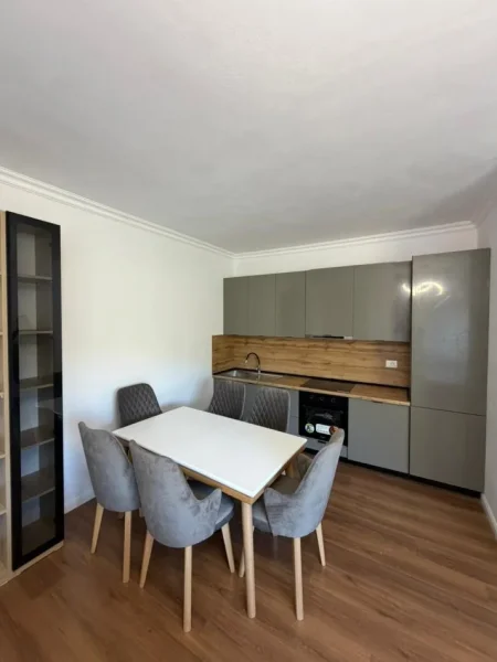 Shkembi Kavajes, shitet apartament 2+1+Aneks+Ballkon Kati 2, 110 m² 148.000 € 