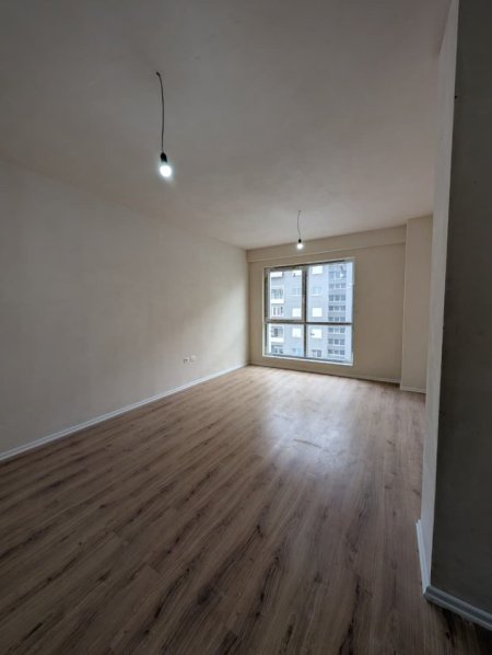Tirane, shes apartament 3+1+Ballkon Kati 4, 124 m² 373.800 € (Komuna e Parisit)