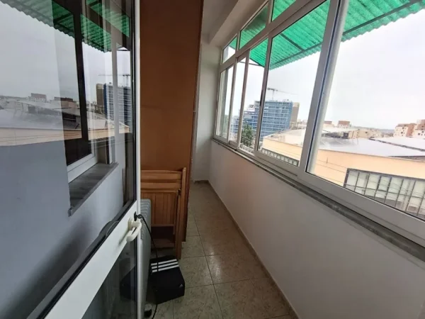 Tirane, jepet me qera apartament 2+1 Kati 6, 500 € (Zogu i Zi)