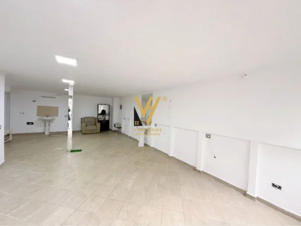 Tirane, shitet ambjent biznesi Kati 0, 100 m² 160.000 € (PALLATET CABEJ)