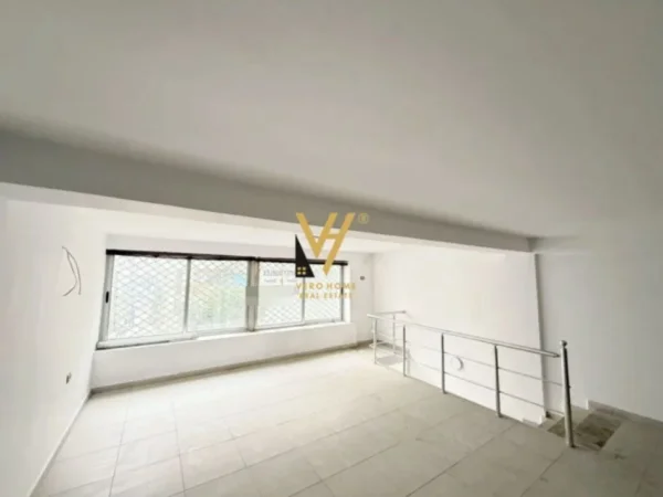 Tirane, shitet ambjent biznesi Kati 0, 100 m² 160.000 € (PALLATET CABEJ)
