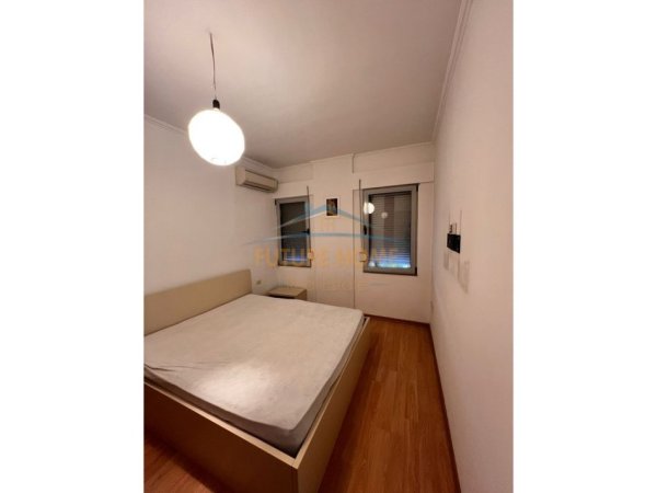 Tirane, jepet me qera apartament 1+1+Ballkon Kati 1, 60 m² 600 € (Liqeni i that)