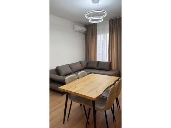 Tirane, jepet me qera apartament 1+1 Kati 2, 54 m² 750 € (Komuna e Parisit , Prane Kika 2)
