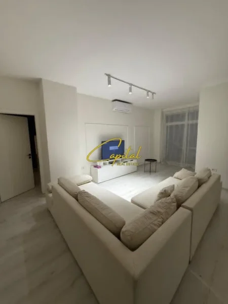 Tirane, jepet me qera apartament 2+1 Kati 1, 110 m² 600 € (RRUGA BILL KLINTON)