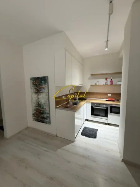 Tirane, jepet me qera apartament 2+1 Kati 1, 110 m² 600 € (RRUGA BILL KLINTON)