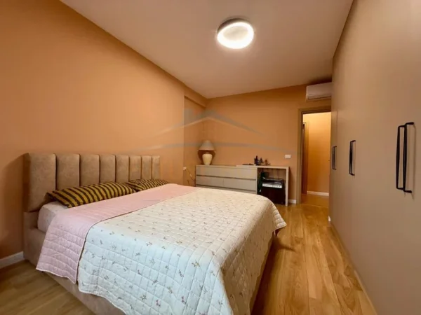 Tirane, shitet apartament 2+1+2 Kati 3, 106 m² 310.000 € (Rruga e Barrikadave)