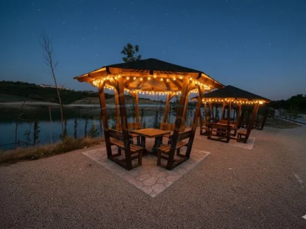 Tirane, jepet me qera apartament 3+1+Aneks+Ballkon Kati 1, 200 m² 2.000 € 