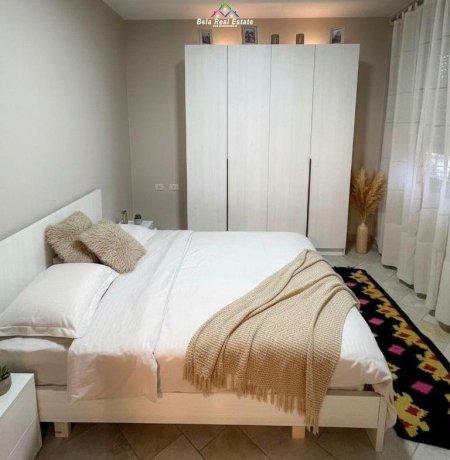 Tirane, jepet me qera apartament 1+1 Kati 15, 50 m² 550 € (Qender)