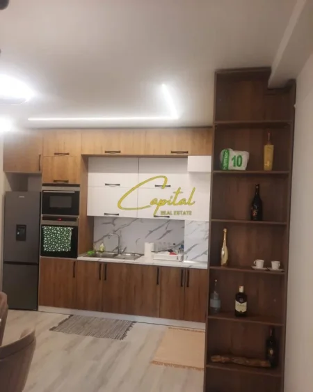 Tirane, jepet me qera apartament 2+1 Kati 3, 125 m² 750 € (RRUGA E DIBRES)