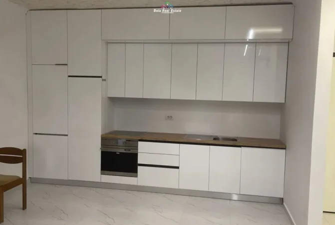 Tirane, jepet me qera apartament 1+1+Ballkon Kati 1, 70 m² 700 € (Zogu i zi)