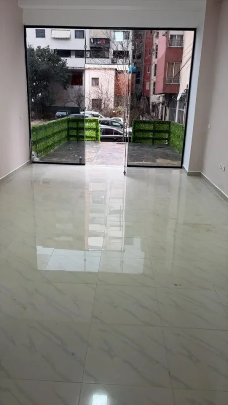 Tirane, jepet me qera ambjent biznesi , 35 m² 350 € (yzberisht)