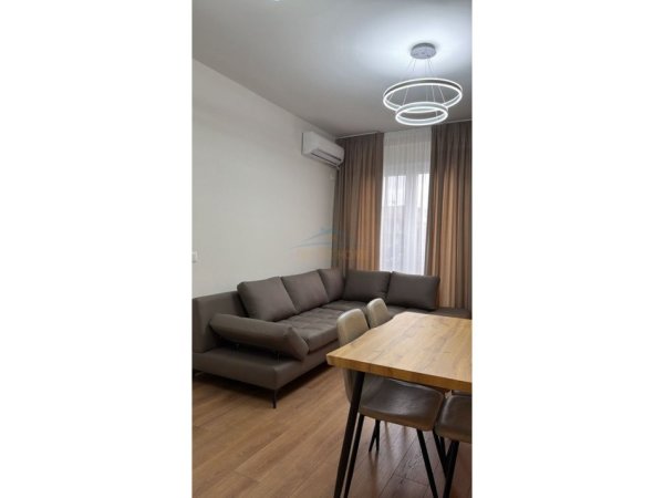 Tirane, jepet me qera apartament 1+1 Kati 2, 54 m² 750 € (Komuna e Parisit)