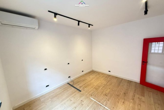 Tirane, jepet me qera zyre Kati 1, 109 m² 1.000 € (Rruga e Durresit)