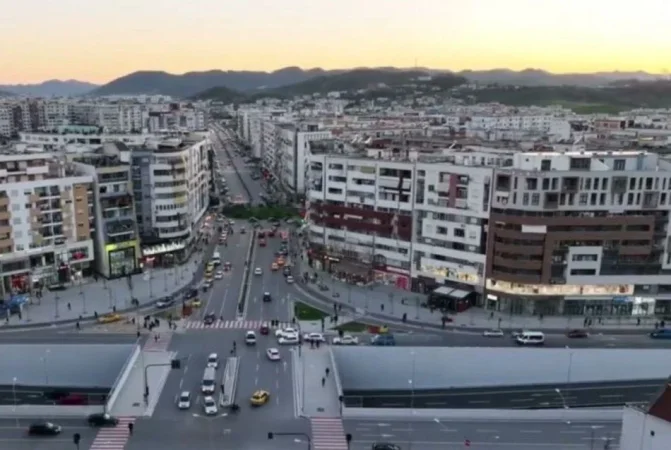 Tirane, shitet apartament 1+1+Ballkon Kati 3, 62 m² 89.000 € (ASTIR)