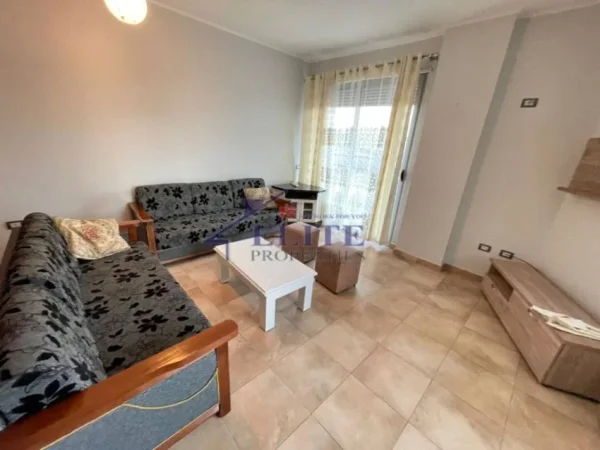Tirane, jepet me qera apartament 2+1+Ballkon Kati 2, 104 m² 420 € (Kthesa e Kamzes)