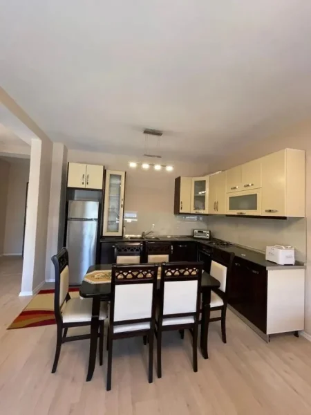 Tirane, shitet apartament 3+1 Kati 2, 100 m² (PERBALLE SPITALIT AMERIKAN 3)