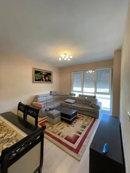 Tirane, shitet apartament 3+1 Kati 2, 100 m² (PERBALLE SPITALIT AMERIKAN 3)