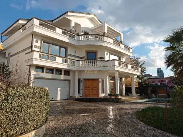 Tirane, shitet Vile 3 Katshe Kati 3, 773 m² 800.000 € (Vilat Gjermane)